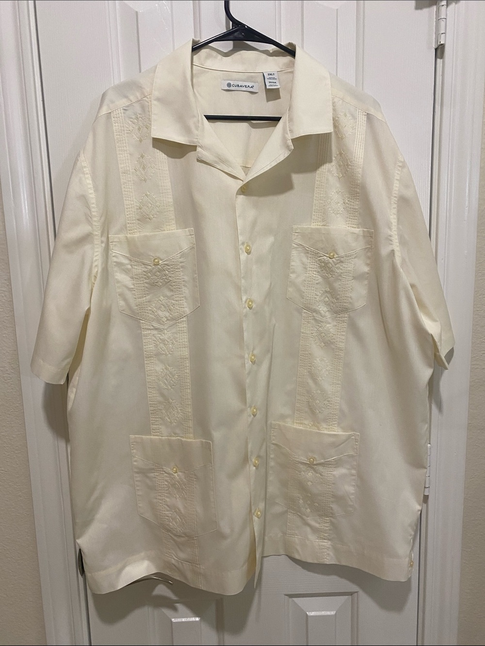 Cubavera Cream Short-Sleeve Embroidered Guayabera 4 Pocket Shirt Size 2XLT
